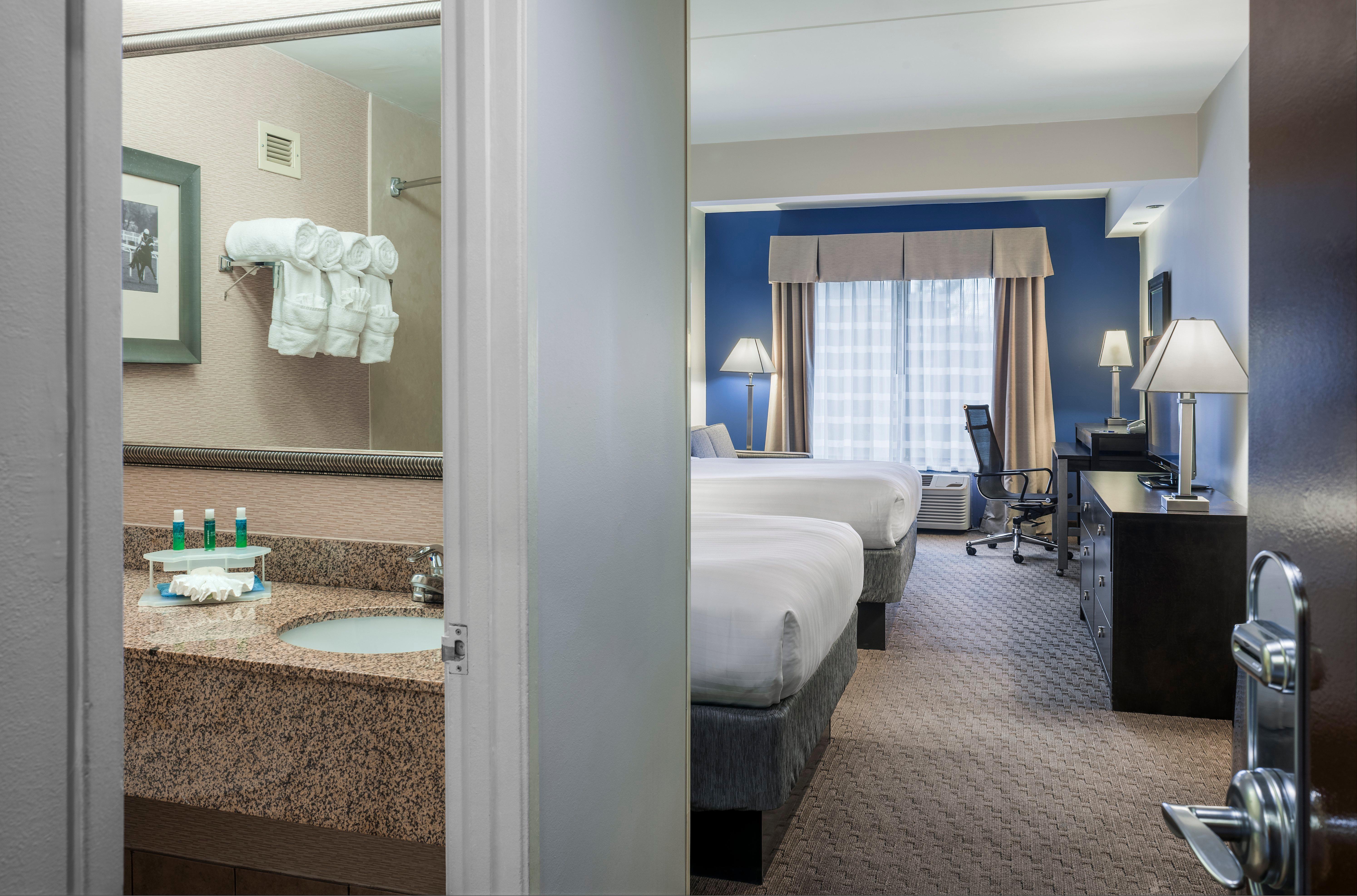 Holiday Inn Express & Suites Laurel Lakes By Ihg Экстерьер фото