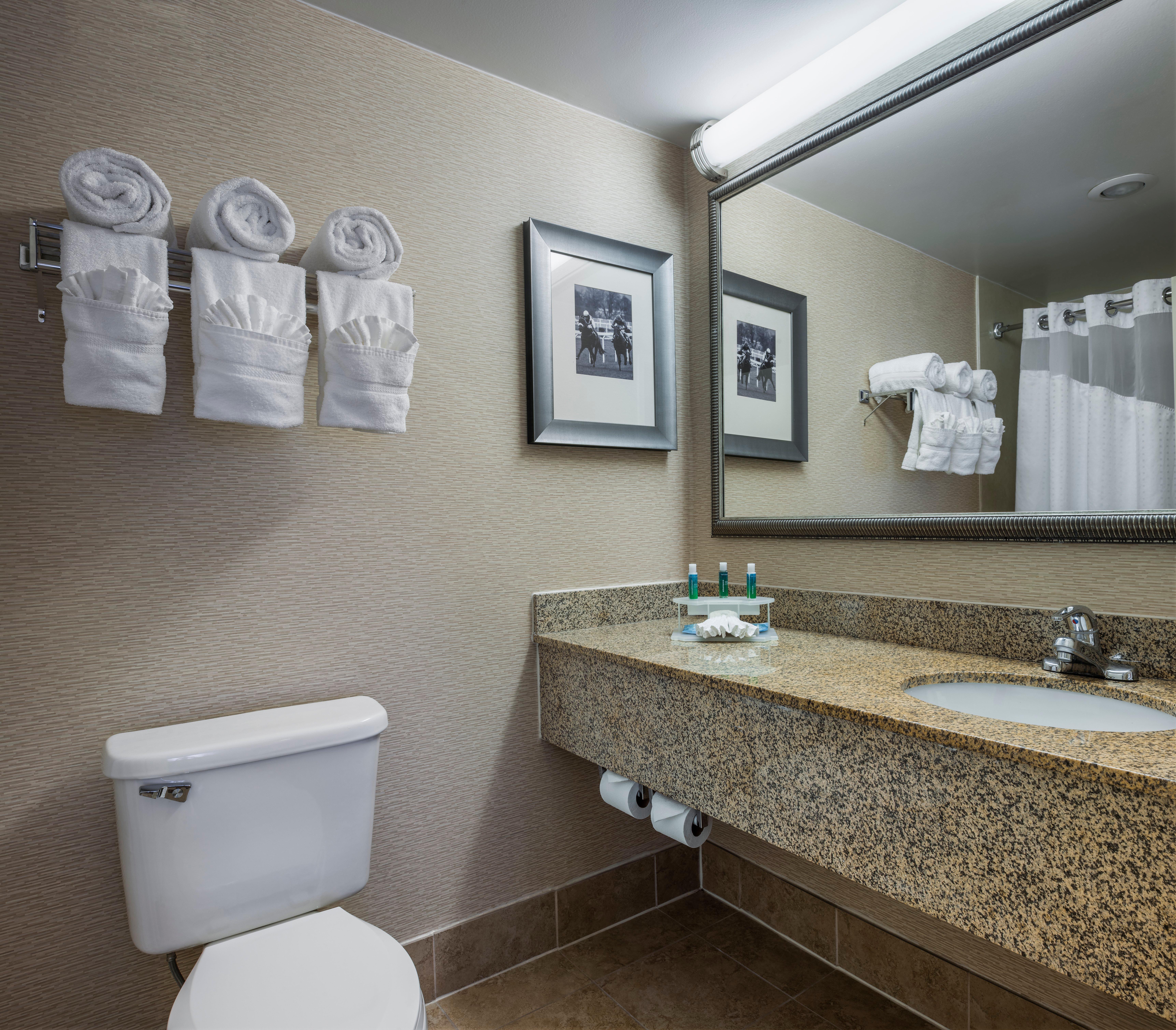 Holiday Inn Express & Suites Laurel Lakes By Ihg Экстерьер фото